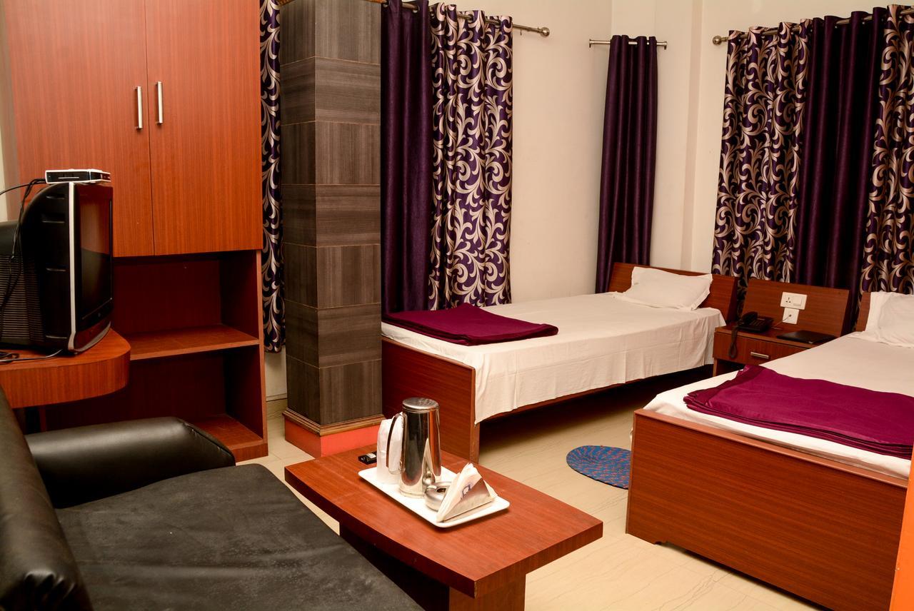 Hotel Galaxy International Koch Bihār Esterno foto